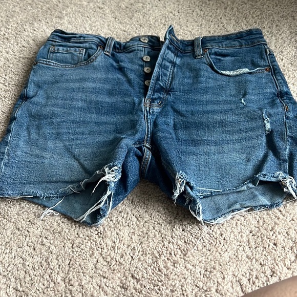 Old navy shorts - Picture 1 of 3